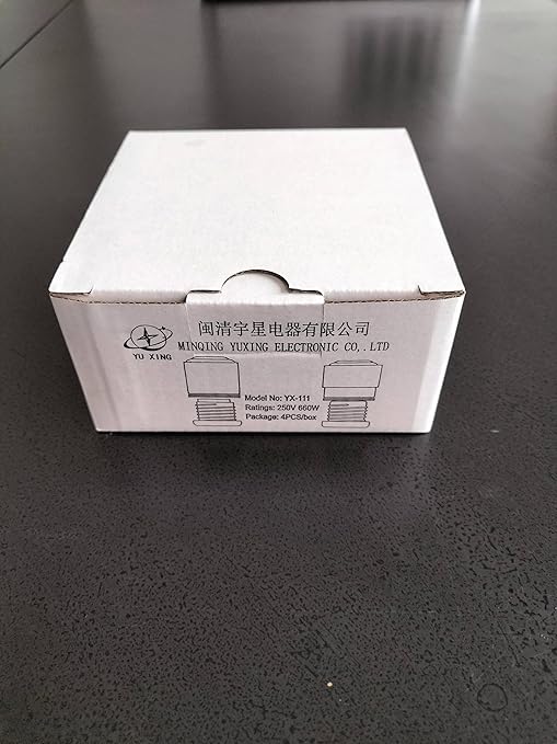 UL Listed E26 Ceramic Lamp Socket, 660W High-Temp Porcelain Light Holder for Brooder Heat Lamp, Reptile Basking Fixture, DIY Replacement (White, 4-Pack)