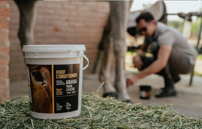 EQUI - CARE Hoof Conditioner. Maintain Strong and Healthy Hooves, Helps with Dry, Cracked Hooves or Simply Looking to Maintain Optimal Hood Health. (7 LB)
