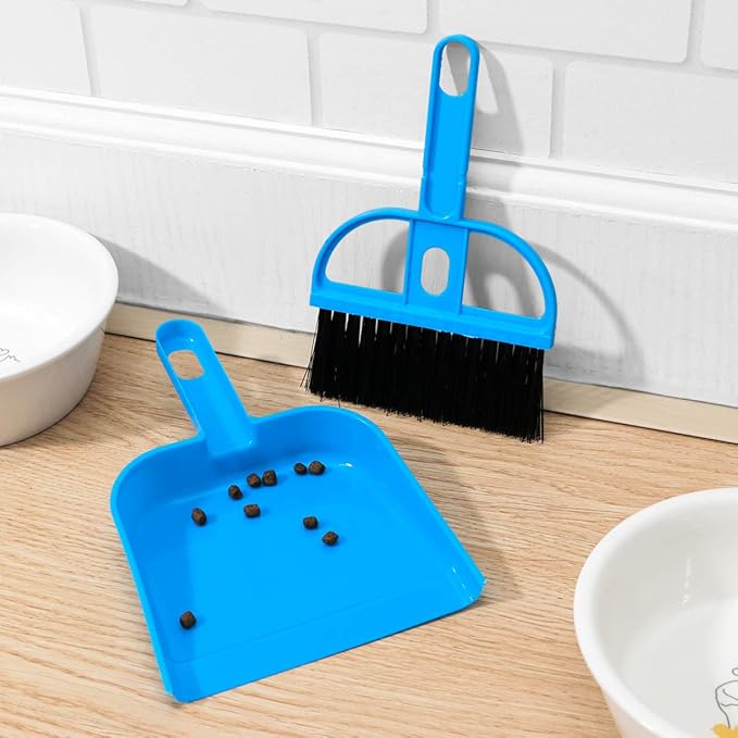 POPETPOP Mini Broom and Dustpan Set - Cage Cleaner for Guinea Pigs, Hedgehogs, Hamsters, Chinchillas, Rabbits, Reptiles - Guinea Pig Cage Cleaner Desk Cleaning Brush (Random Color)