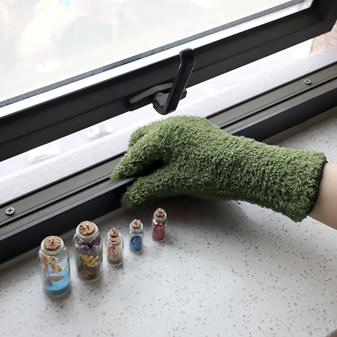 Patelai 2 Pairs Microfiber Gloves for plants Dusting Cleaning Glove Mittens House Cars Blinds Dusting(Olive Drab, Grass Green,Large)
