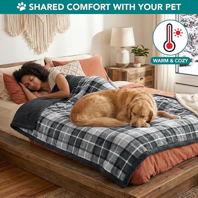 PetAmi Dog Blanket for Medium Large Dogs and Pets, Soft Sherpa Fleece Pet Blanket for Cats Puppies, Reversible Plush Couch Cover Protector Sofa Bed Car Seat, Machine Washable, 80x60, Plaid Dark Gray