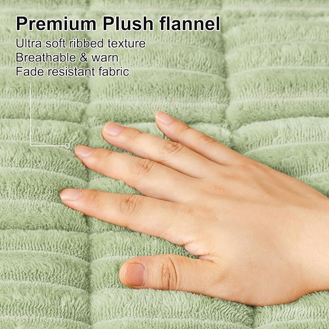 Smiry Couch Cover for Dogs, Non Slip Washable Sofa Protector for Pets, Soft Furniture Cover for Pet, Stylish Sofa Covers, Cozy Protect Against Fur, Dirt & Everyday Messes (Green, 27.6" x 27.6")