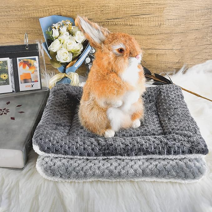 Small Animal Bed Mat, Soft & Warm, Suitable for Guinea Pig, Hamster, Rabbit, Rat and Bearded Dragon (X-Large(13.3''x9.4''), Star Grey)