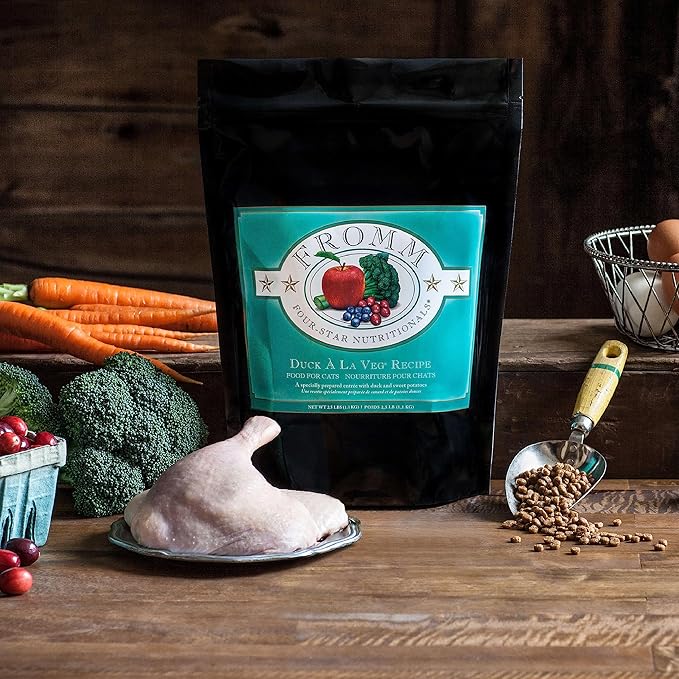 Fromm Four-Star Nutritionals Duck A La Veg Cat Food - Premium Dry Cat Food - Duck Recipe - 4 lb